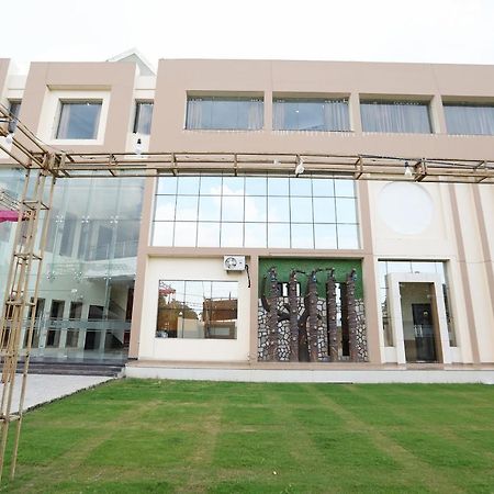 Hotel Oyo 48501 Dayal Regency Hapur Exterior foto